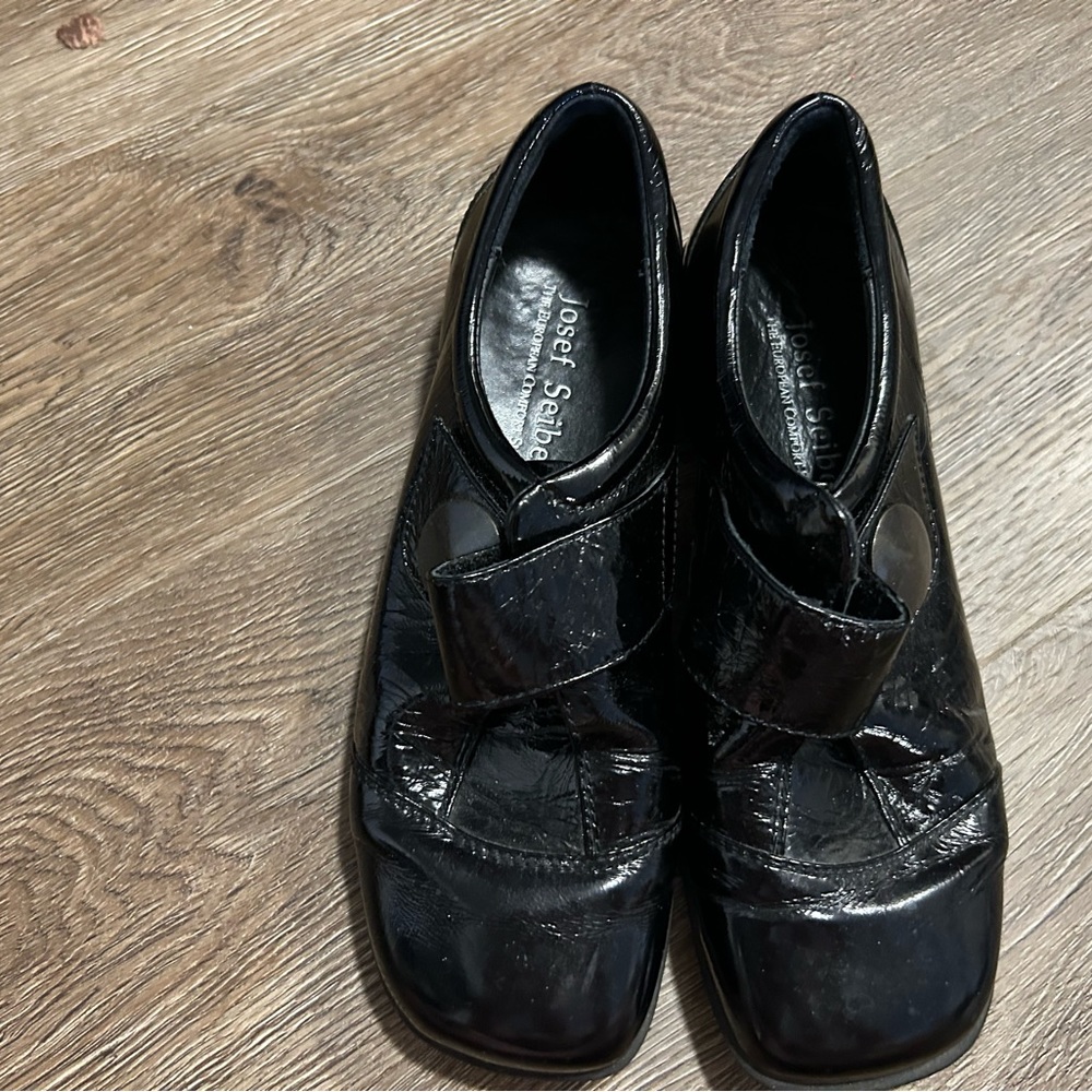 Women’s work shoes